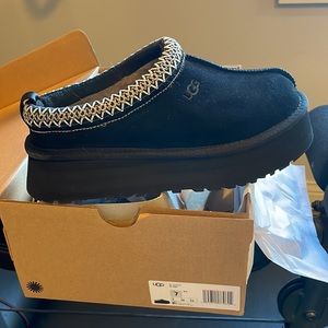 Ugg Tazz clog. NWT. Size 7